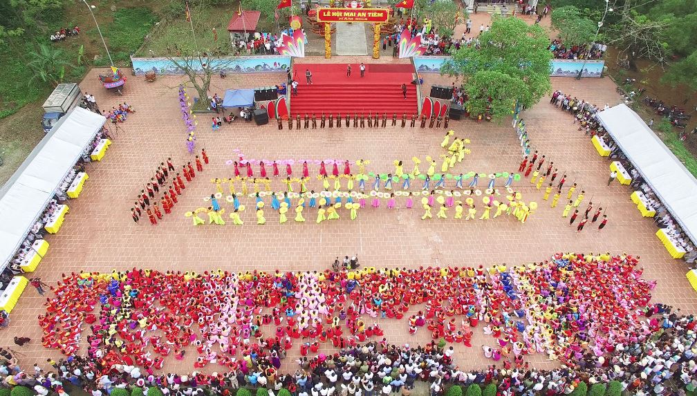 Lễ hội truyền thống Mai An Tiêm tưởng nhớ, tri ân bậc tiền nhân khai phá, mở rộng bờ cõi