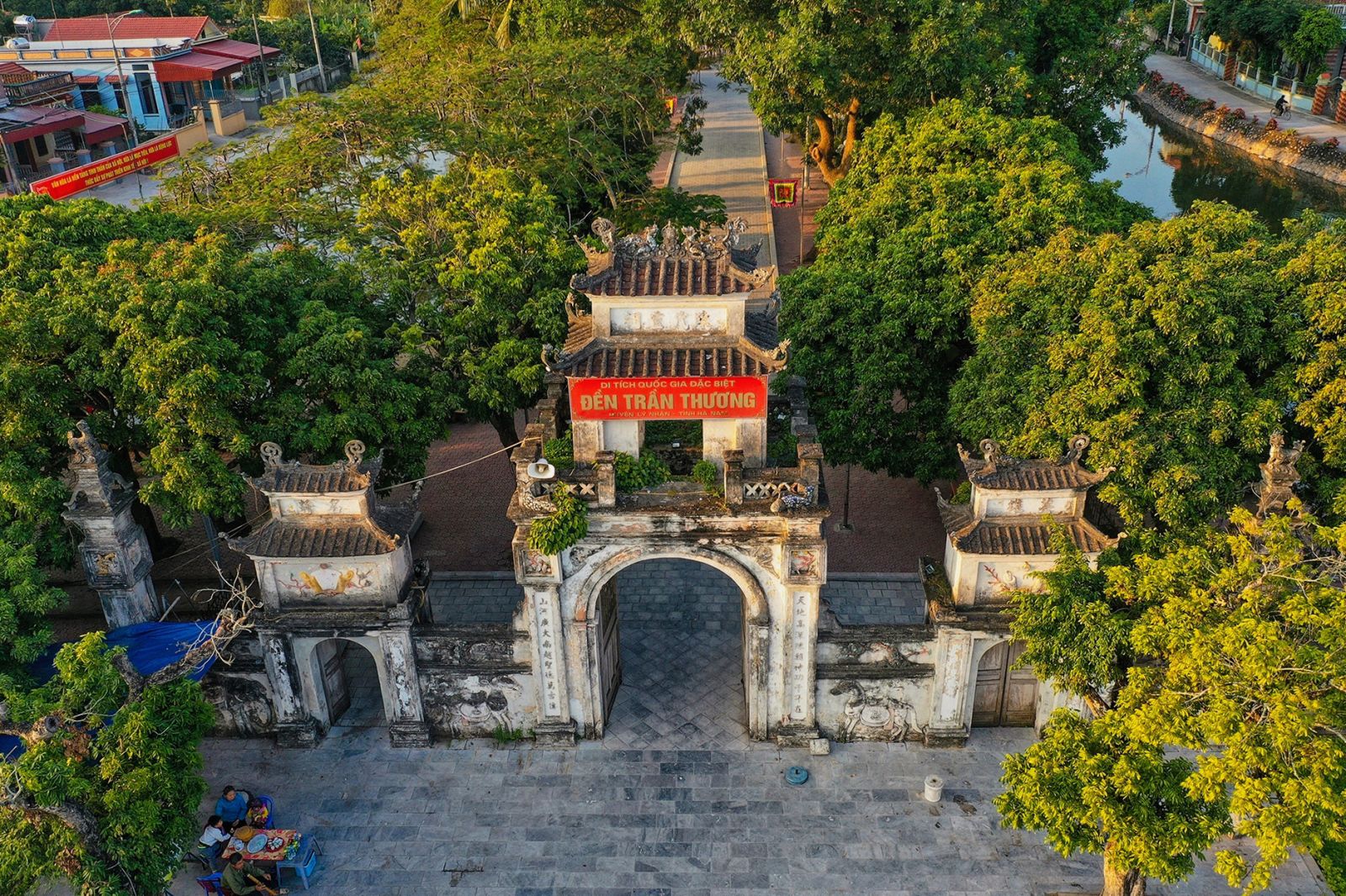 Di tích đền Trần Thương