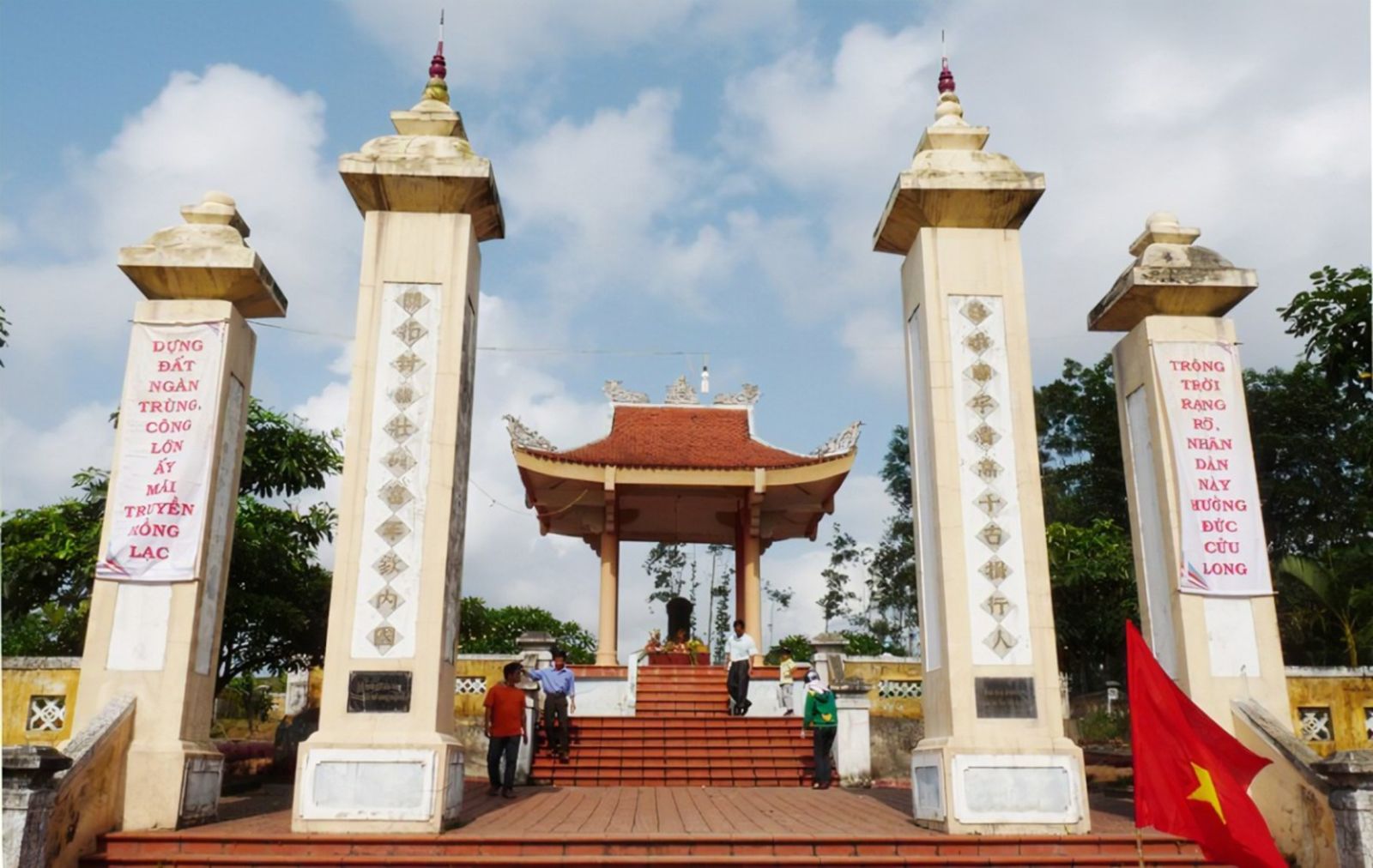 Đền thờ Nguyễn Hữu Cảnh tại Đồng Nai