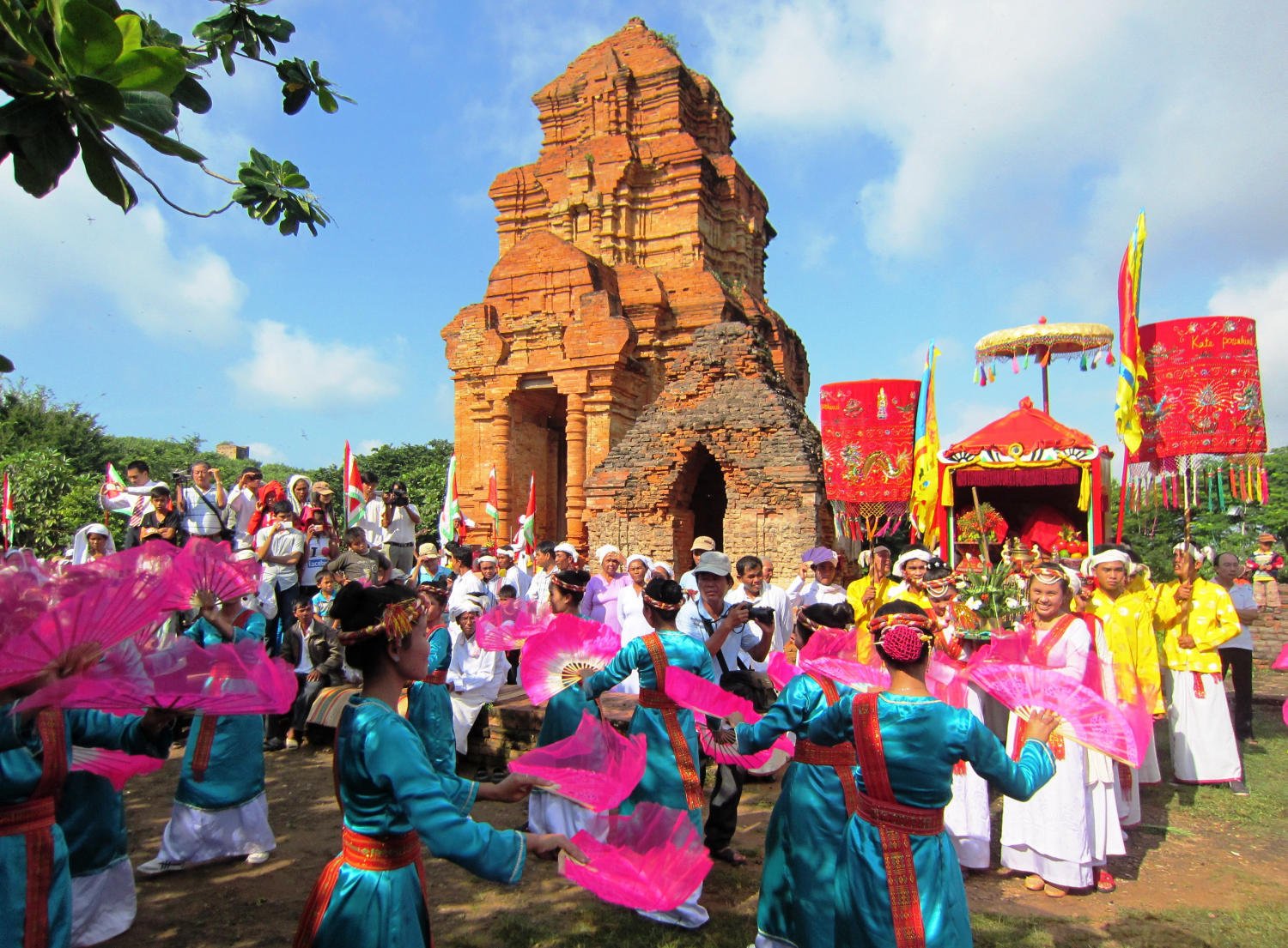 Lễ hội Tháp Bà tại Nha Trang