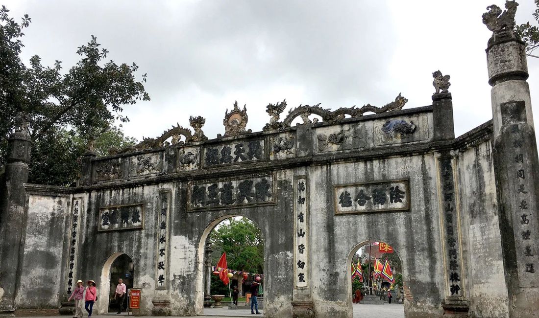 Cổng tam quan đền Kiếp Bạc