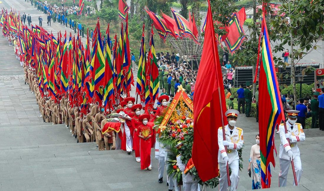 Lễ hội Giỗ Tổ Hùng Vương thu hút nhiều du khách thập phương về tham dự