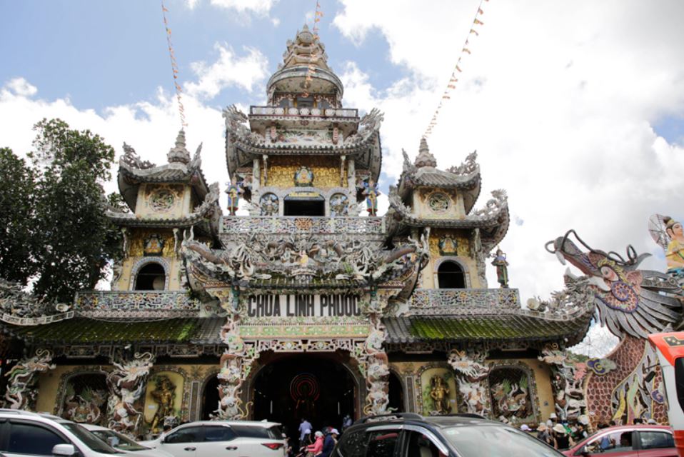 Chùa Linh Phước - Ngôi chùa mang kiến trúc độc đáo tại Lâm Đồng