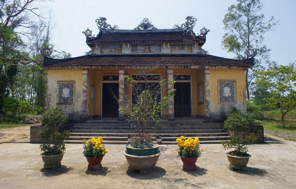 Chùa Bình Trung - Ngôi chùa nằm kế bên đền tháp Chăm Cổ