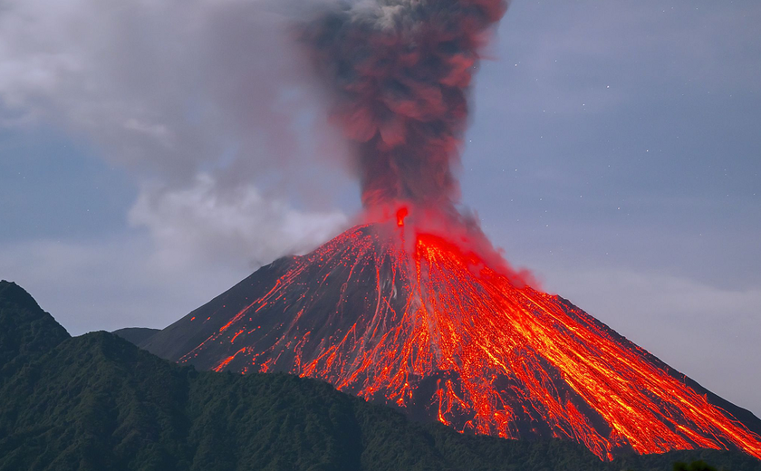 Núi lửa phun trào là gì? Nguyên nhân xảy và cách ứng phó với hiện tượng này